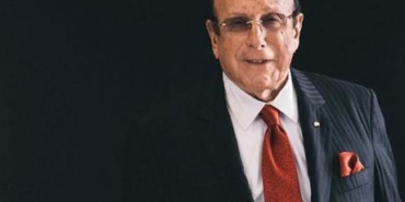 Clive-Davis-unlu-plak-yapimcisi-94-yasinda-hayatini-kaybetti-featured