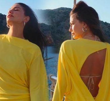 Demet-Ozdemir8217in-tatil-pozlari-sosyal-medyada-ilgi-gordu-featured