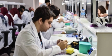 Dis-Hekimlerinin-DUS-Cikmazi-90-Net-Bile-Yetmiyor-featured