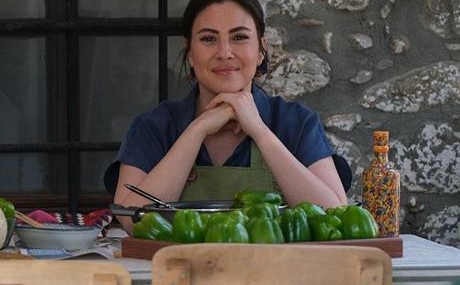 Melis-Babadag-Ozlem-anneliginden-aldigi-gucle-ayakta-featured