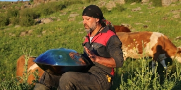 Sahne-Isiklarindan-Koy-Hayatina-Feyzi-Filizin-Yeni-Yasami-featured