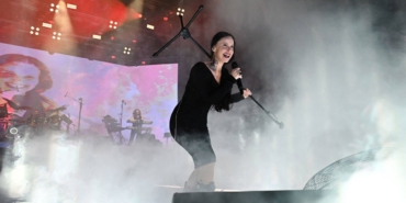 Sebnem-Ferah-Izmiri-Salladi-6-Yil-Sonra-Izmir-Arenada-Dev-Konser-featured