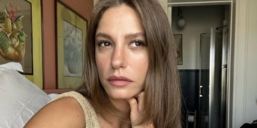 Serenay-Sarikaya8217nin-Zebra-Desenli-Tatil-Pozlari-Buyuk-Ilgi-Gordu-featured