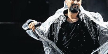 Tarkan-hayranligi-yagmura-karsi-direndi-featured