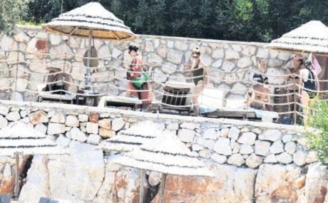 Unluler-Didim-Plajinda-Bulustu-featured