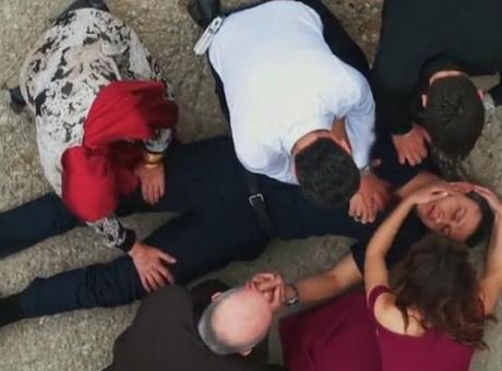 Uzak-Sehir-sezon-finalini-yapti-Sinem-Unsal8217dan-anlamli-paylasim-featured
