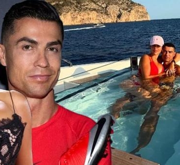 Cristiano-Ronaldo8217dan-yeni-fotograf-Ailesiyle-tatile-cikti-Mutlu-baba-featured