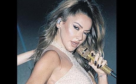 Hadise-Sahne-Performansiyla-Yaz-Aksamini-Alevlendirdi-featured