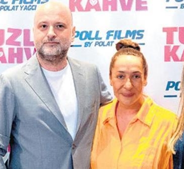 Kahkaha-dolu-okuma-provasi-8216Tuzlu-Kahve8217-featured