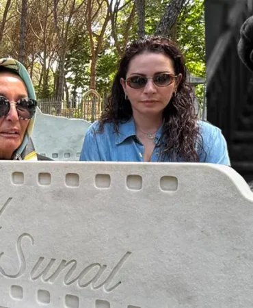 Kemal-Sunal-vefatinin-26.-yilinda-kabri-basinda-dualarla-anildi-featured