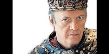 Murat-Serezli-Hukumdar-Kir-Vard-Roluyle-Donuyor-featured