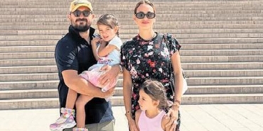 Seda-Bakan-Ailesiyle-Anitkabir8217i-Ziyaret-Etti-featured