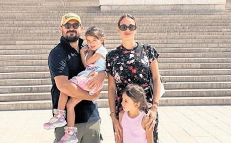 Seda-Bakan-Ailesiyle-Anitkabir8217i-Ziyaret-Etti-featured