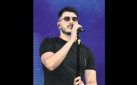 Semicenk8217in-sevgisi-yagmura-aldiris-etmedi-featured