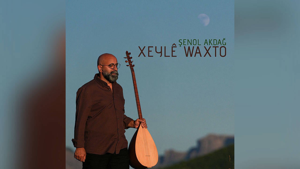 Senol-Akdagin-Yeni-Calismasi-Xeyle-Waxto-Muzikseverlerle-Bulustu-featured