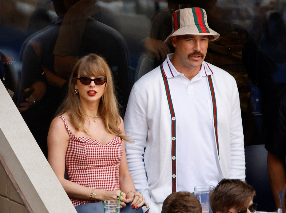 Taylor-Swift-ve-Travis-Kelce8217nin-Dugununde-Belediye-de-Kazandi-featured