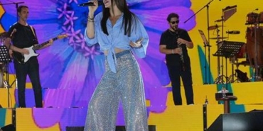 Van8217da-Simge-Sagin8217la-Cosku-Dolu-Bir-Gece-featured
