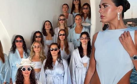 20-kisilik-Mikonos-tatilinin-gercegi-Sibil-Cetinkaya8217dan-geldi-featured