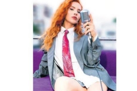 Akin-yeni-eserinde-kisisel-deneyimlerini-yansitiyor-featured