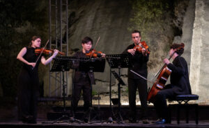 Gumusluk8217te-Klasik-Muzik-Ruzgari-Varyon-Quartet-ve-Genc-Piyanistler-featured
