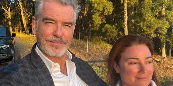 Pierce-Brosnan-ve-Keely-Shaye-Smith-25-Yillik-Sarsilmaz-Ask-featured