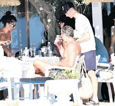 Unlu-Isimler-Marmaris8217te-Yaz-Tatilinin-Keyfini-Cikti-featured