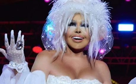 Bulent-Ersoy-konserinde-coskulu-anlar-Dans-gosterisi-goz-doldurdu-featured