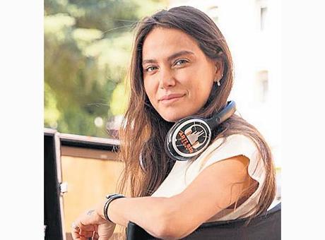 Ceyda-Ates8217in-Yapimciliga-Dikey-Gecisi-featured