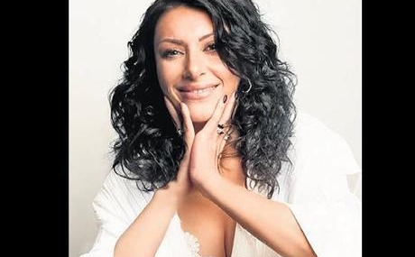 Duygularini-Sarkilariyla-Ifade-Etti-featured