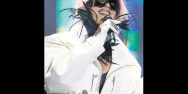 Hande-Yener8217in-Sahne-Performansi-Goz-Kamastirdi-featured