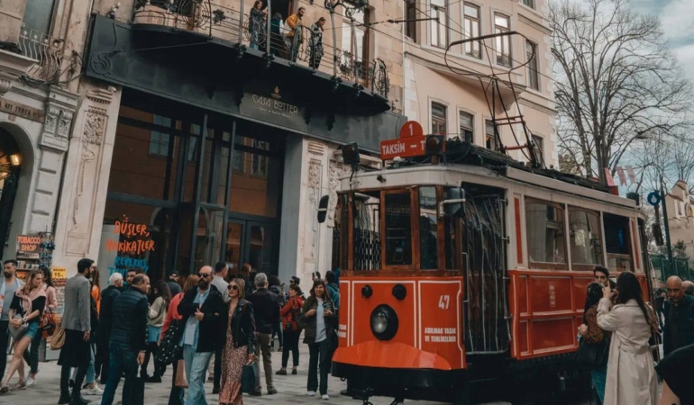 Istiklal-Caddesinde-Kulturel-Ronesans-Iki-Yeni-Durak-featured