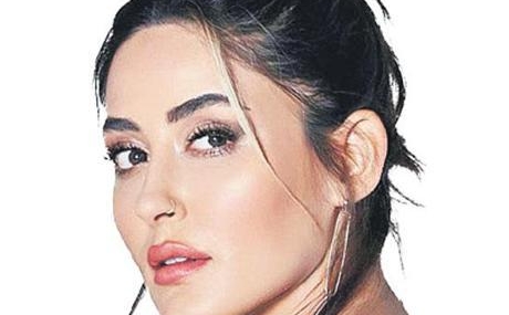 Melek-Mosso-Yeni-Cabaret8217in-Acilisini-Gerceklestirecek-featured