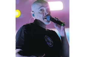Halit Özgür Sarı'nın yeni görünümü şaşırttı! Estetik iddialarını yanıtladı 1 thumbnail