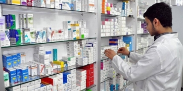 TEIS-Baskani-Saydan-Ilac-ve-Asi-Sikintisinin-Yuku-Eczaciya-Kaliyor-featured