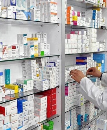 TEIS-Baskani-Saydan-Ilac-ve-Asi-Sikintisinin-Yuku-Eczaciya-Kaliyor-featured