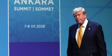 Trumpin-Ankaradaki-Gizemli-Ucak-Operasyonu-Netflixte-featured