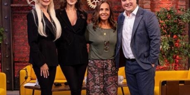 Tuvana-Turkay-ve-Cicek-Dilligil-‘Smart-Sahne8217-Programinda-featured