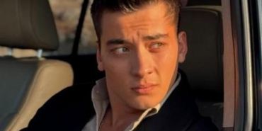Uzak-Sehir-icin-heyecan-dorukta-Atakan-Ozkaya-setten-paylasti-featured