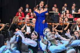 Ankarada 400 sanatci Cumhuriyet coskusunu buyuttu featured