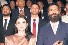 Pelin Akil Şaşkına Döndü: Vücuduna Yapışan Kaşıklar Olay Oldu 1 thumbnail
