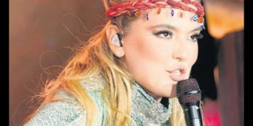 Demet-Akalin-Mardin8217den-ozel-bir-selam-gonderdi-featured