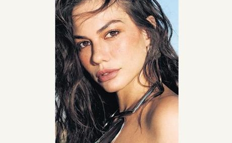 Demet-Ozdemir-ozel-konuk-olarak-defilede-yer-alacak-featured