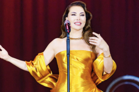 Ebru-Yasar-Volkswagen-Arenada-iki-gece-sahne-aldi-featured-1