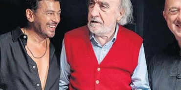 Yalcin-Akyildiz-Mehmet-Gureli-ve-Emre-Altug-ayni-sarkida-featured